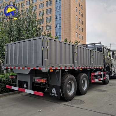 6X4 ドライブホイール Sinotruk HOWO フラットベッドフェンス トラック