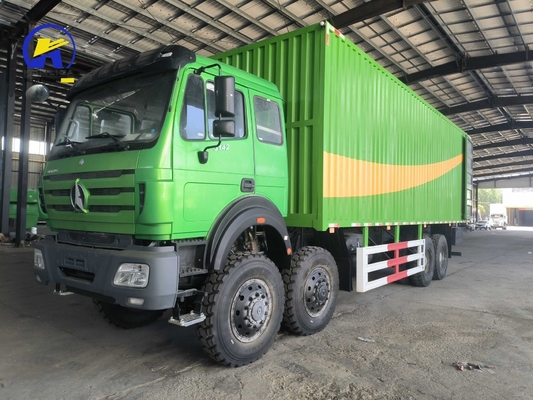 ベイベン・ベンツ 8X8 ディーゼル 重荷トラック 拡張キャビンの300Lの燃料タンカー