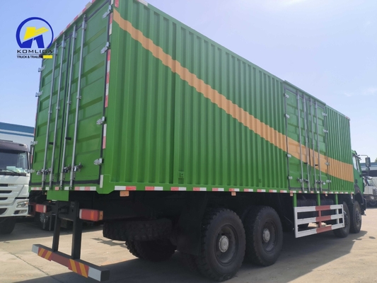 ベイベン・ベンツ 8X8 ディーゼル 重荷トラック 拡張キャビンの300Lの燃料タンカー