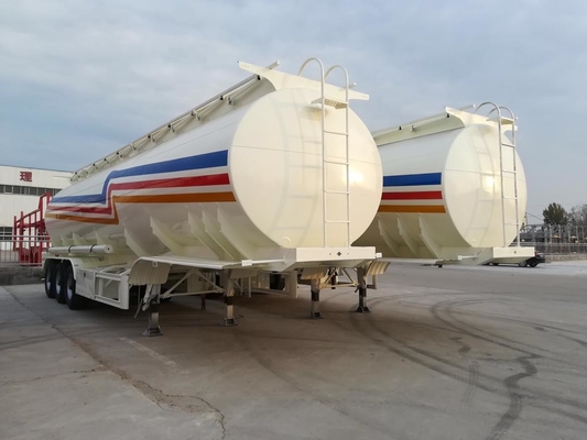 トライアクセル 45000リットルのディーゼルオイル燃料タンカー 7000~8000mmの車輪ベースを持つセミトレーラー