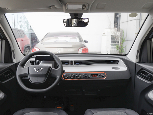 スモールエネルギー 4ホイール電気SUV 車 80000 100000 Km バッテリーとNEDCマックスレンジ